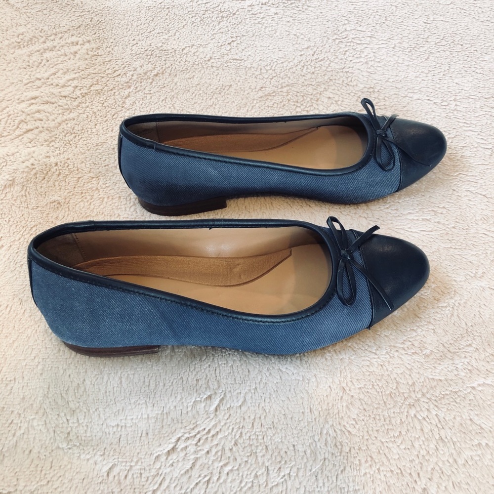 Aerosoles blue and navy flats